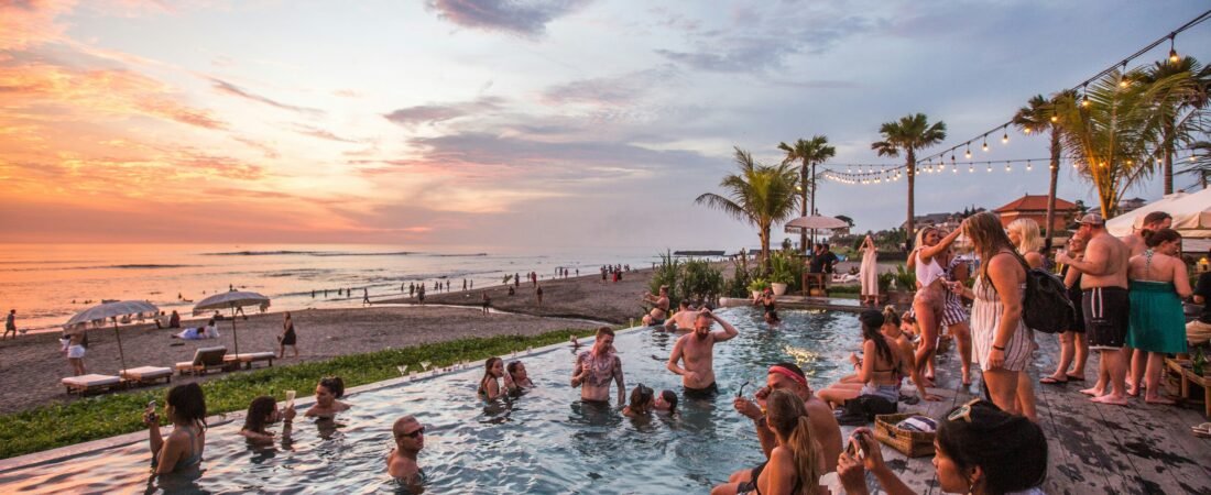 Musim Liburan Panjang Dorong Lonjakan Kunjungan ke Pantai Pantai Populer Bali